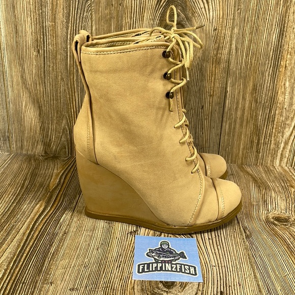Dollhouse Shoes - Dollhouse Women’s Wedge Lace Up Boots Size 8.5